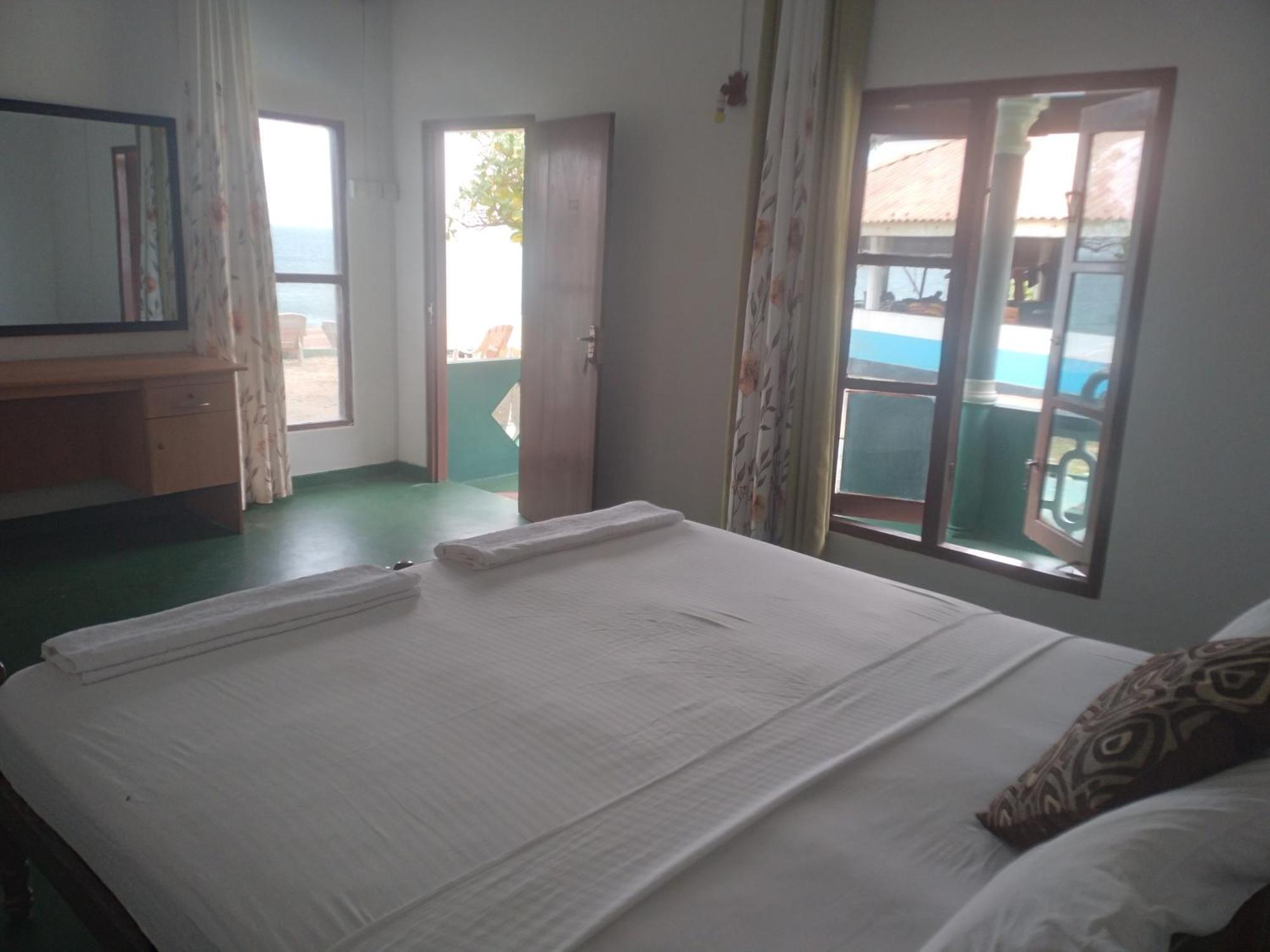Happy Beach Safari Retreat Hambantota Extérieur photo